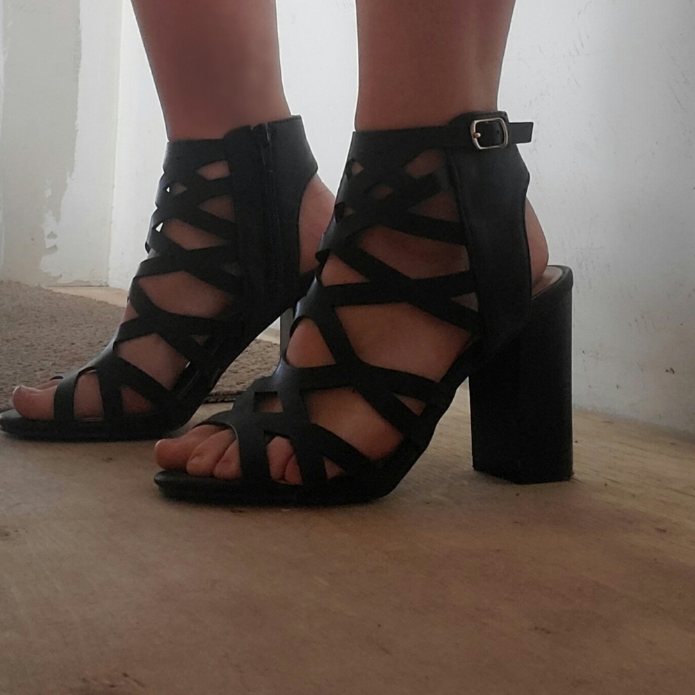 Ardene Black Strappy Wedges